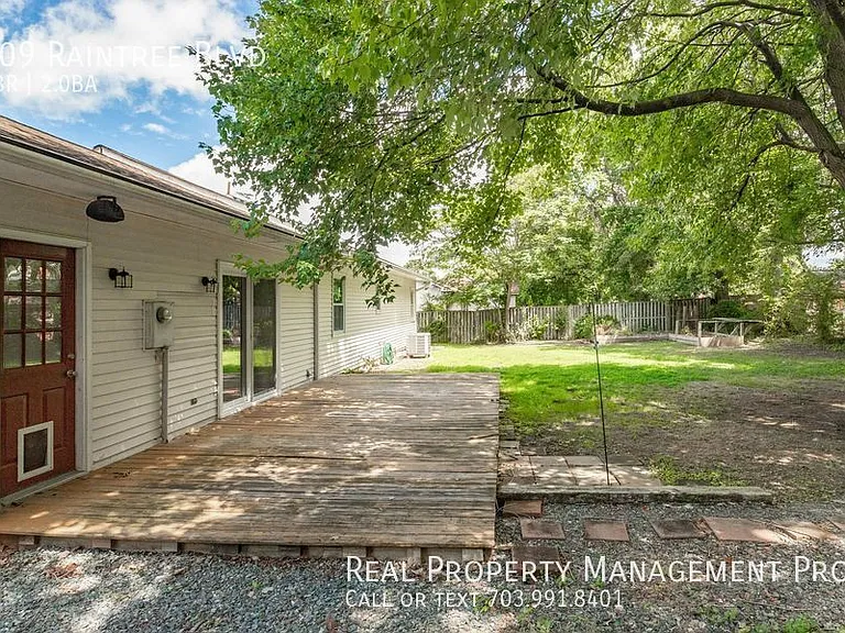 209 Raintree Blvd — Photo 46