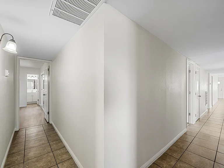 5924 W Seldon Ln — Photo 16
