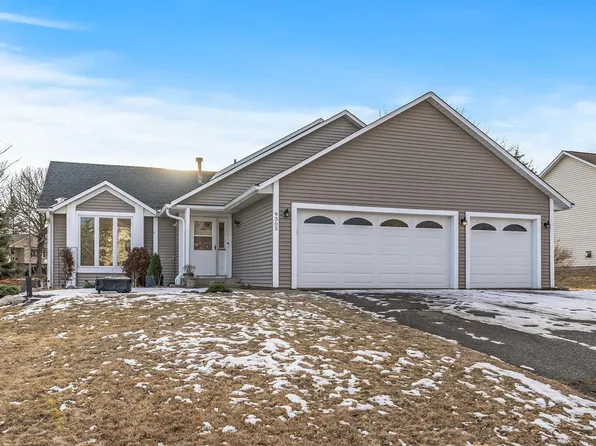 9305 Andrea Dr, Woodbury, MN 55125