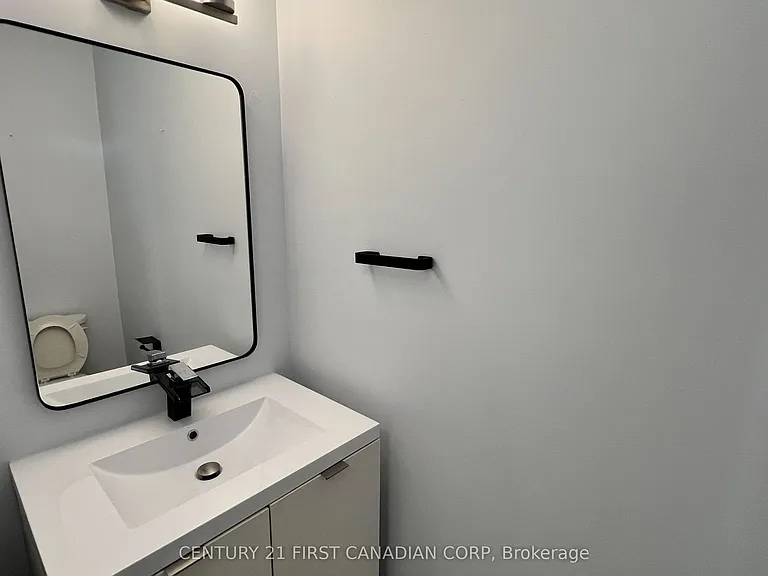 1660 Valhalla St — Photo 11