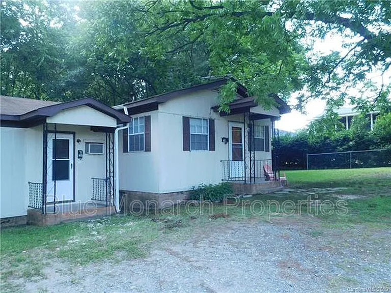 208 W Chestnut St #B — Photo 2