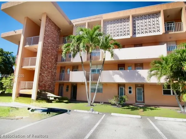 3001 NW 46th Ave APT 102, Lauderdale Lakes, FL 33313