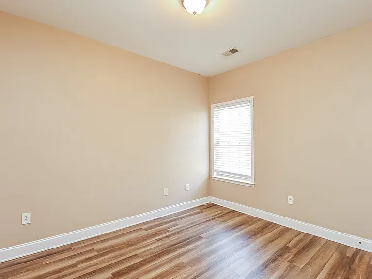 2045 Highview Way — Photo 21