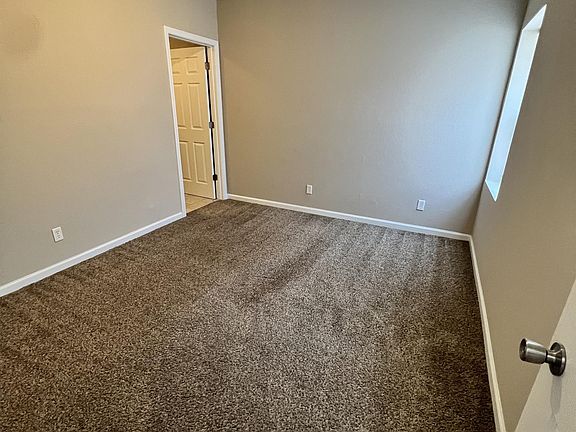 3rd image of 1305 E Armour Blvd #11043292