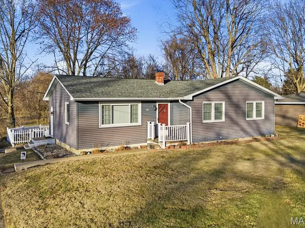 213 E Lexington Dr, Fairview Heights, IL 62208