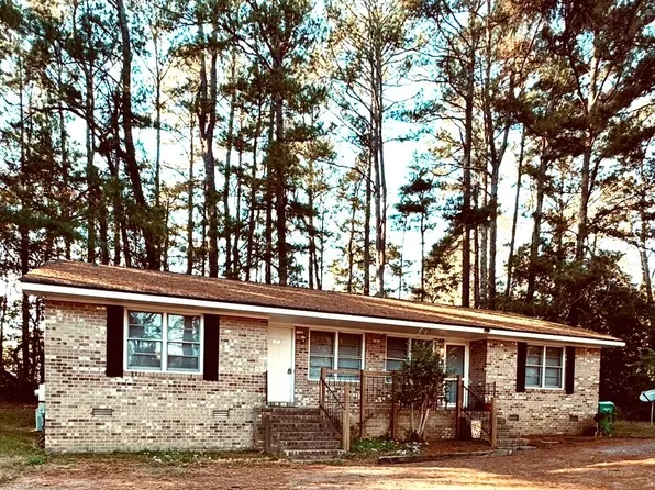 121 Woodale St, Hull, GA 30646