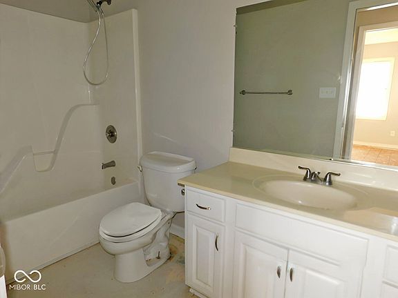 5th image of 835 Briarwood Dr
