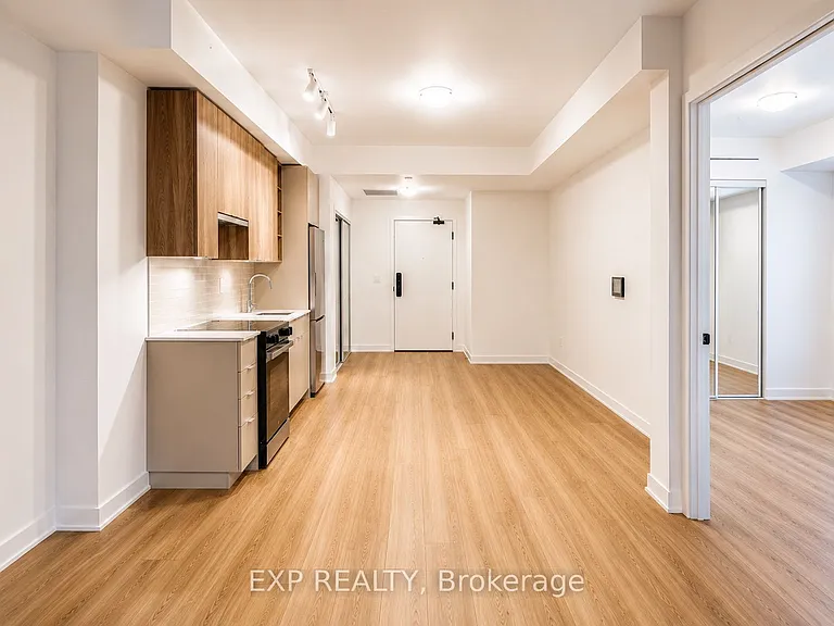 2075 Lakeshore Rd S #1405 — Photo 3
