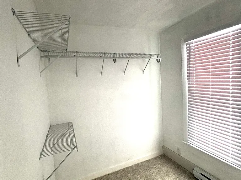 726 Stanton St — Photo 15