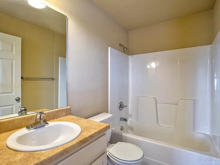 Weaver Creek Apartments — Photo 28