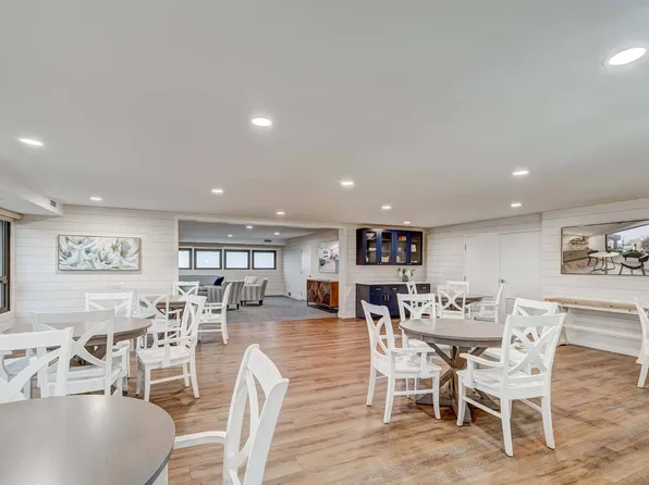 Castlewood Apartments