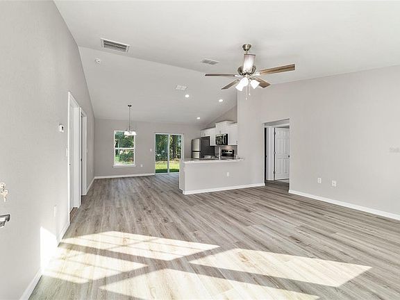4th image of 32 Olive Circle Loop