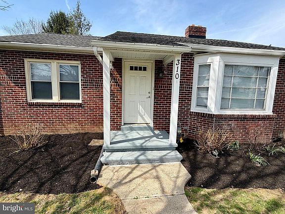 4th image of 310 S Kershaw St