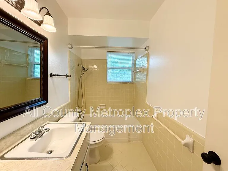 10454 E Northwest Hwy #103 — Photo 8