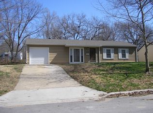 1738 Maple Ln, Lawrence, KS 66044