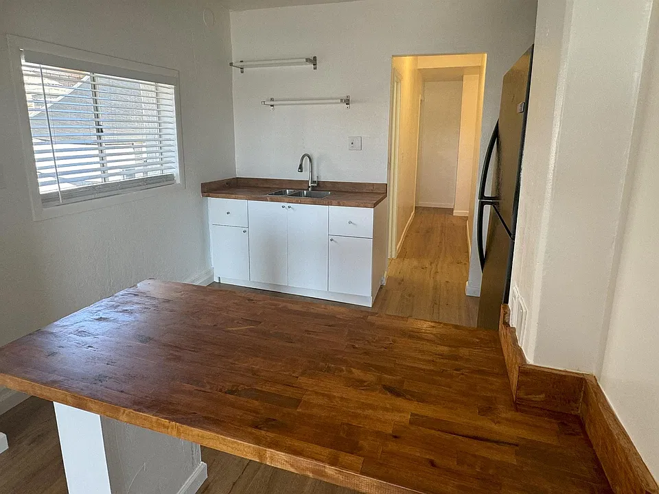 Customly Built Breakfast Bar.