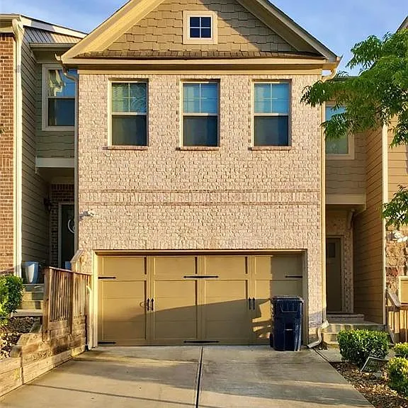1700 Paxton Dr SW — Photo 1