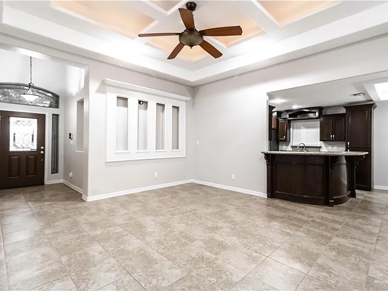 4616 Xanthisma Ave — Photo 4