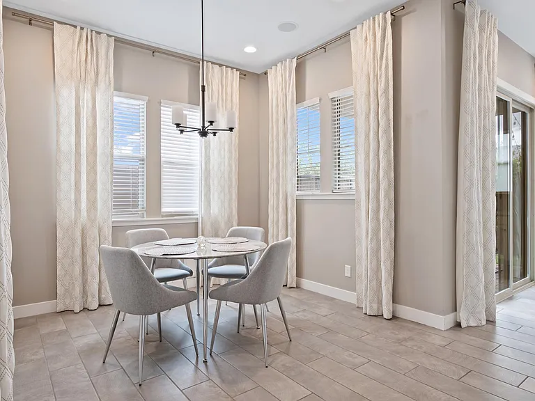 1934 E Wisteria Dr — Photo 11