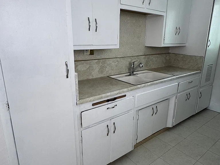 2484 Mohawk St #2 — Photo 8