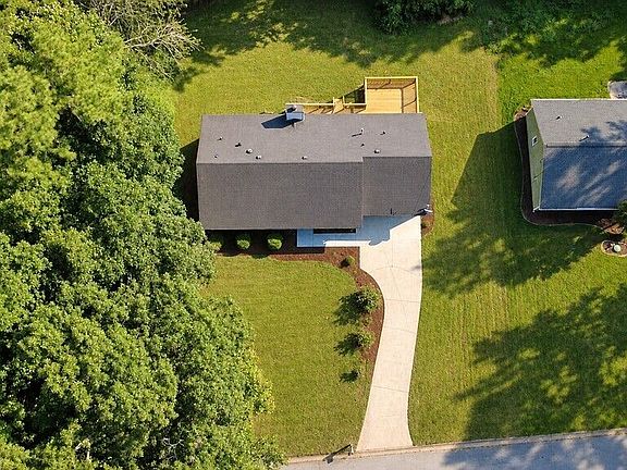 5th image of 190 Mountain View Cir