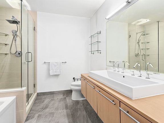 4th image of 119 Fulton St Floor 4