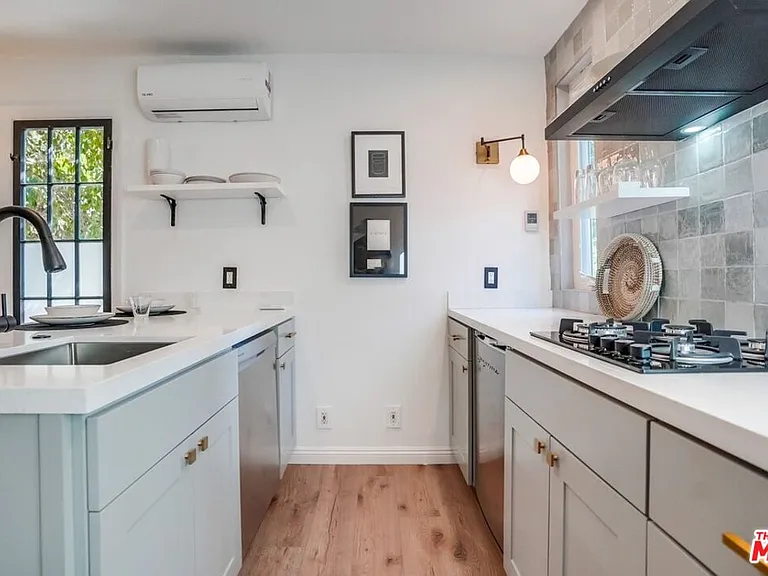1574 Murray Dr — Photo 15