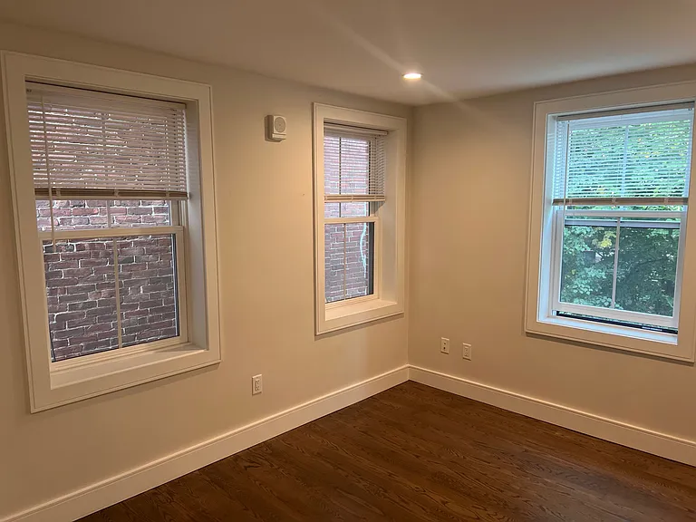 366 Hanover St #7 — Photo 6