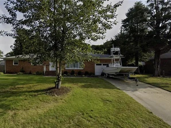 832 Normandy Dr, Suffolk, VA 23434