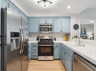 240 Caldecott Ln UNIT 210, Oakland, CA 94618
