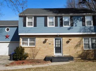 2714 Guilford Rd, Rockford, IL 61107