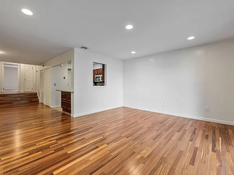 6409 Liberty Ave #I1 — Photo 11