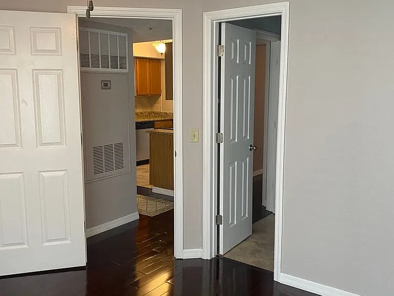 685 Youngstown Pkwy #301 — Photo 7