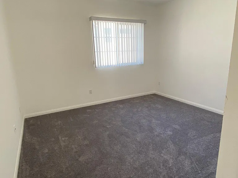 9731 Vesper Ave #9 — Photo 27