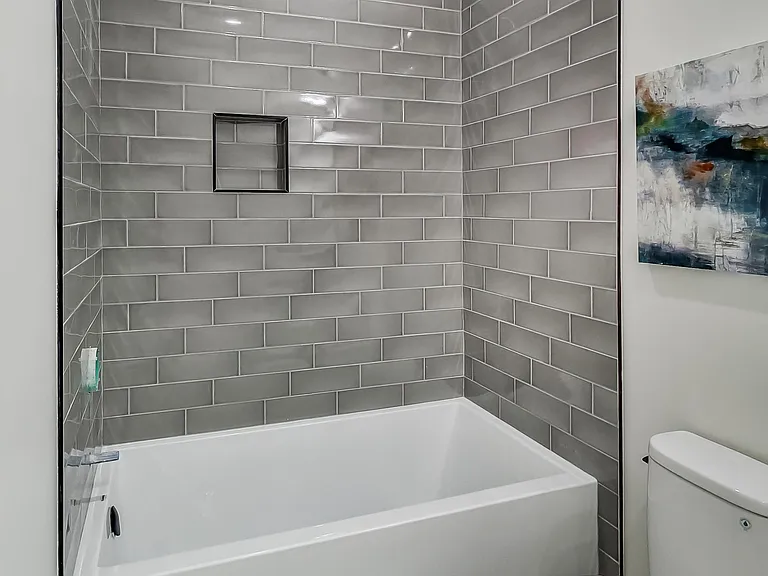 3329 W Division St #2 — Photo 16
