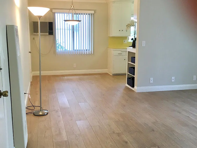 122 N Wetherly Dr #5 — Photo 15