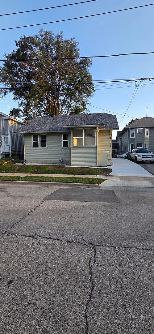 2 bed, 732 sqft, $2,200 — Photo 2