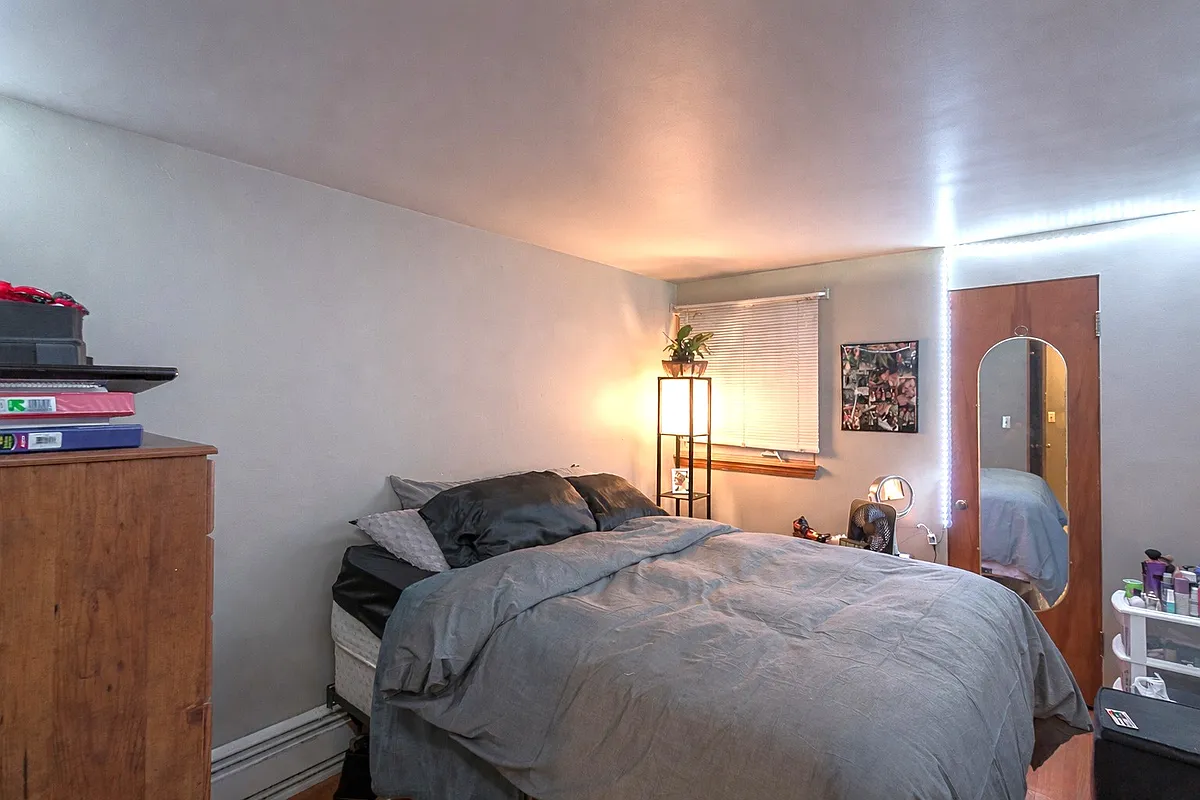 Building Photo - 312 N 4th St #1