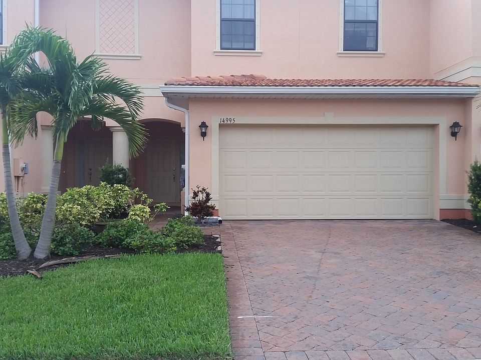 Entry 2 car garage