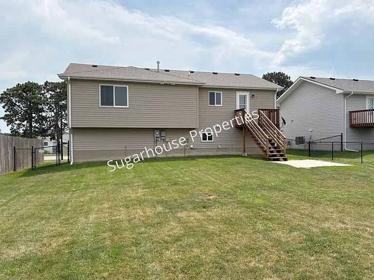 1711 SW 27th St — Photo 21