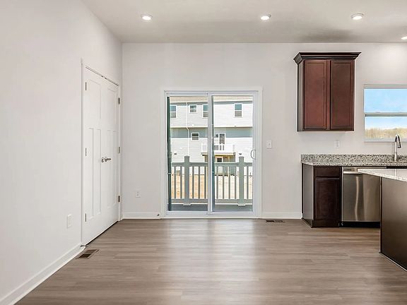 5th image of 122 Dusky Willow Dr #D