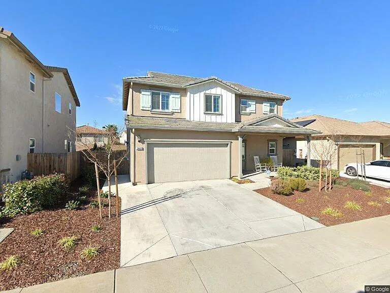 3 bed, 2.5 bath, 1883 sqft, $3,200 — Photo 1