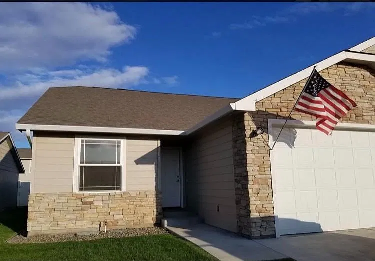3 bed, 1288 sqft, $2,050 — Photo 2