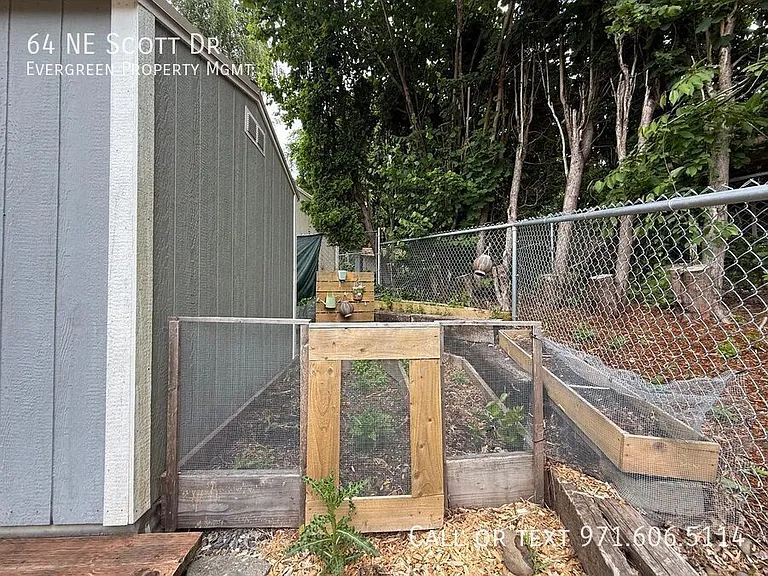 64 NE Scott Dr — Photo 59