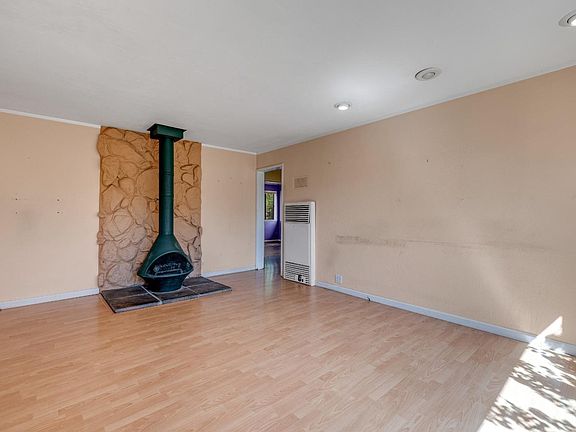 4th image of 2513 Valley Center Drive