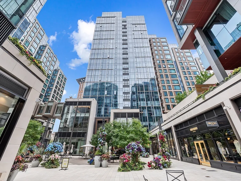 135 Seaport Blvd #818