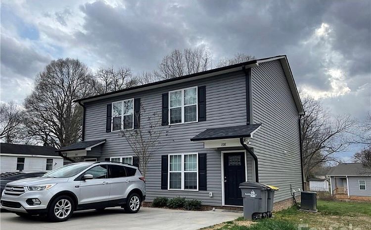 1st image of 200 Franklin Ave #200