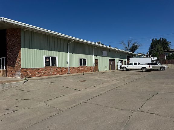 2nd image of 420 Cascade St