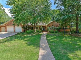 1804 S Indian Trail Dr, Rogers, AR 72758
