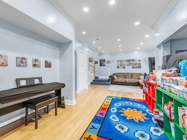 11-34 Bay 27th Street image 5 of 19